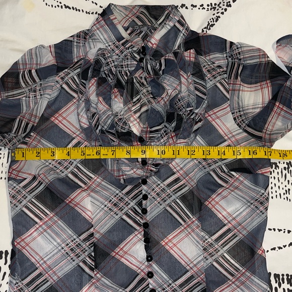 Classy Ruffled Vintage Style Blouse - Picture 6 of 8